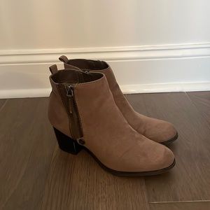 Liz Claiborne Boots